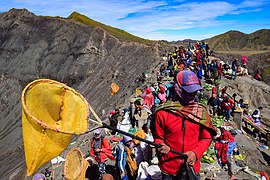 Ritual Yadnya Kasada Lereng Bromo