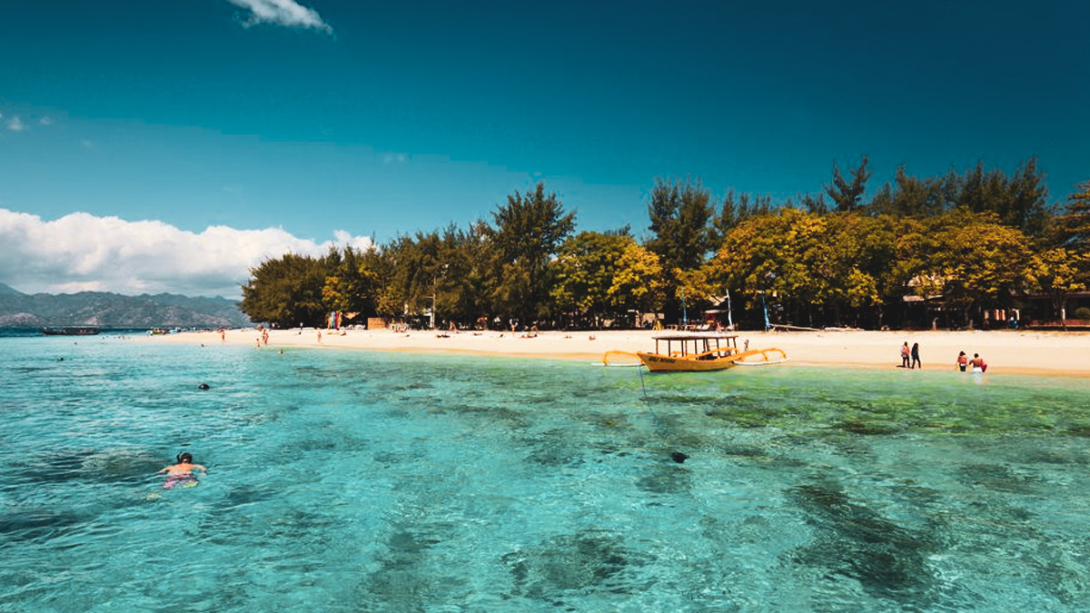 Why are foreigners Investing in Lombok instead of Bali this year?